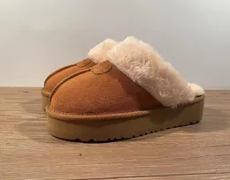 Designer Pantofole Australia Stivali stivaletti moda scarpe da donna sneakers calde Piattaforma in pelle scamosciata Shearling Pantofola Stivaletti da neve alla caviglia Sandali invernali in castagna 090