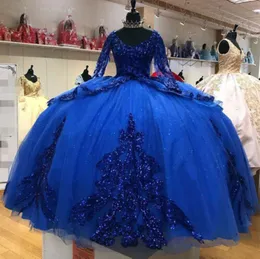 2023 Royal Blue Quinceanera Dresses 스팽글 레이스 아플리케 스쿠프 넥 목 롱 슬리브 계층화 된 코르셋 백인 16 생일 파티 댄스 파티 볼 이브닝 밴드