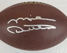 Mike Ditka Okoye Mahomes Favre Roaf Hunt Clark Kelly Johnson Autograferad Signerad signatur Signatur Auto Autograph Collectible Football Ball