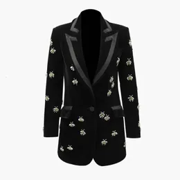 Kvinnors kostymer blazers lyxig design av nyhetsbanan handgjorda bin pärlor med high street kvinnor sammet lång qaulity trend blazer 230216