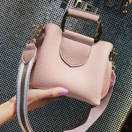 이브닝 백 패션 여성 여름 웨이브 한국 에디션 싱글 숄더 가방 광대역 문신 핸드백 고품질