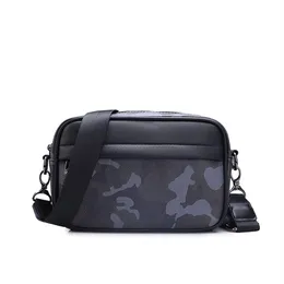2021 Tasarımcılar Mens Crossbody Bags Lüks Erkekler Brifonlar Marka PVC PU Messenger Zarf Bag Moda Çantalar Tek Omuz 2012.