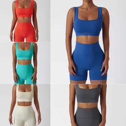 Fitness Suit 2023 da donna tracce set corti set di yoga a due pezzi che eseguono estate ad alto contenuto di yoga senza soluzione di continuità