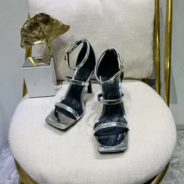 Europas Damenschuhe Sandale neueste Damen-Hausschuhe mit hohen Absätzen Mode Fischmaulschuhe speziell geformtes Goldknopf-Design sexy mehrfarbig