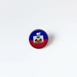 Spilla con bandiera nazionale di Haiti per feste Spilla da calcio della Coppa del mondo Banchetto di alta classe Decorazione regalo Distintivo commemorativo in metallo in cristallo