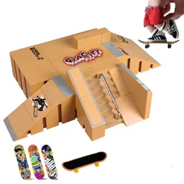 Novel Games Mini Alloy Finger Skating Board Plats kombination Toys Children Skateboard Ramp Track Pedagogisk leksaksset för pojke födelsedagspresenter 230216