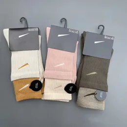 Mens socks Fashion Women and Men Socking High Quality Letter Breathable Cotton Wholesale calzino jogging Basketball football sports sock O1TU