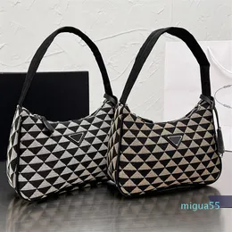 Дизайнерский бродяга вышитый холст, сумка для плеча, женская треугольная вышивка, сумочка для приподнятых намыслов.