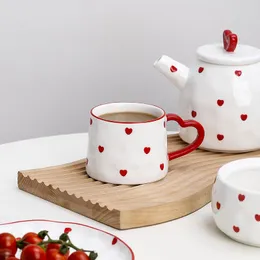 Muggar hjärtformad kaffekopp eftermiddag te-set keramikplatta hushåll vattenkruka enkel söt dessert muggkokare