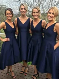 Royal Blue Elegant Satin Bridesmaid Dresses V Neck A Line Tea L￤ngd br￶llop G￤stparty kl￤nningar plus storlek formell tillf￤lle kl￤nning f￶r kvinnor piga av hederskl￤nningar cl1857