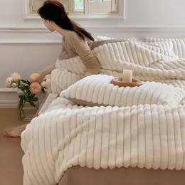 Zestawy pościeli Furry Set Luksusowe zimowe ciepłe mleko aksamitne koc kołdra arkusz łóżka i poduszka sypialnia