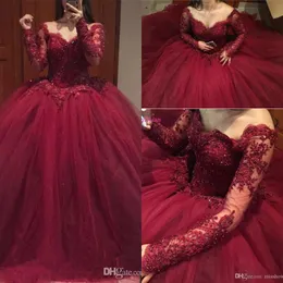 Omuzdan tül quinceanera elbiseler bordo uzun kollu dantel aplike boncuklu balon