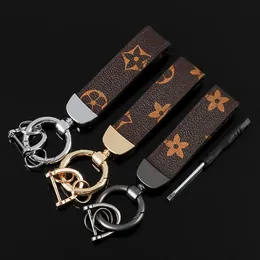 Creativity Presbyopia Car Keychain Bag Pendant Charm Jewelry Keyring Holder for Men Gift Fashion PU Leather Flower Grid Design Metal Key Chain Accessories