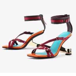 Sandaler Summer Fashion Metal Strange Heels Peep Toe Buckle Strap Cutout Mixed Colors äkta läder Kvinnor Modern Gladiator Sandalsandals