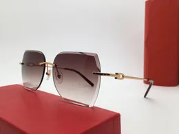 ファンキーサングラスデザイナーの男性と女性のサングラス0004タイプ反紫外線レトロプレートメタルフレームレスメガネランダムボックス
