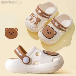 Slipper Summer New Children's Cold Slippers Inomhus Non -Slip and Soft Bottom Comfort Cute Baby Hole Shoes Boys and Girls Home Slippers W0217