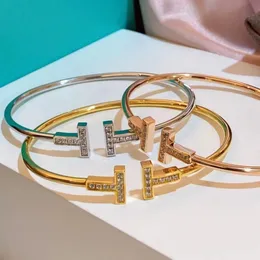 Женский браслет Gold Designer Bracelet Women Bracement Bracelet Trend мода, усеянная бриллиантами высококачественные браслеты в бутиках