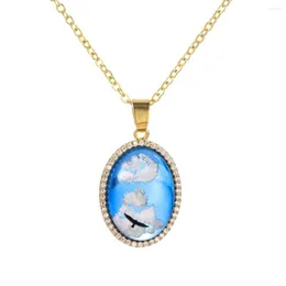 Pendant Necklaces Blue Sky White Cloud Necklace Transparent Resin Glass Creative Round Eagle Pattern Women Jewelry Gift