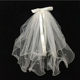 Mulheres elegantes 4 camadas Tule Tule White Wedding Véils Ribbon Edge Acessórios de casamento Véu de noiva com pente