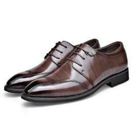 Sapatos Oxfords para homens Brown Black Business Lace-up PU Office Brogue Sapatos Zapatos de Vestir hombre d2a15