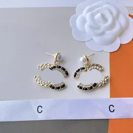 Charme Designer Brincos Brinco de Luxo Moda Jóias Menina Pérola Padrão de Diamante Brincos Tecidos Acessórios de Marcas Famosas Pacote de Caixa de Presente para Festa de Casamento