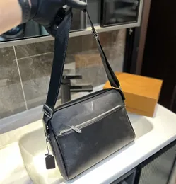 Erkek omuz çantaları tasarımcı çapraz gövde voyager üçlü deri kabartma lüks adam messenger çanta satchel moda çanta kompozit paket sırt çantası