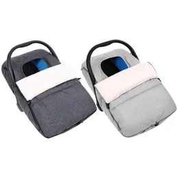 DIAPER Väskor Protoable Baby Car Seat Cover Warm Coral Fleece Foder Winter Cozy Universal Fit Spädbarnsöverdrag för att hålla din