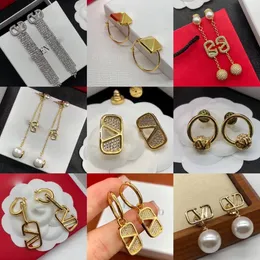 2023-FASHING GOLDEN CONRING for Women Jewelry Missioner Earrings Womens Diamond Earrings Luxury Square v Stud Designers Studs Hoop