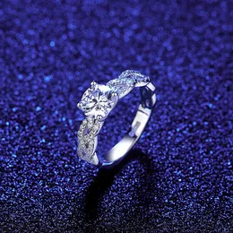 Avrupa Markası Mozan Diamond S925 Silver Hollow Ring Micro-Set Zirkon Moda Kadınlar Yüzük Üst düzey Mücevher Aksesuarları Sevgililer Günü Hediyesi