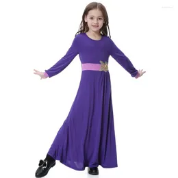 エスニック衣料品の女の子ローブイスラム教徒ドレス
