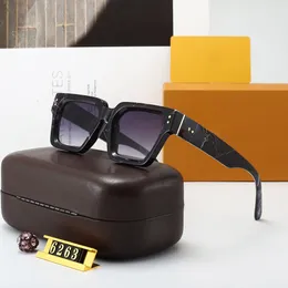 2023 Fashion Designer Sunglass نظارات شمسية عالية الجودة للنساء 605 رجال نظارات نسائي زجاج شمس UV400 عدسة للجنسين مع صندوق