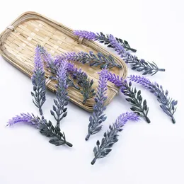 Fiori decorativi ghirlande 10 pezzi Lavender Plastic Flower Regali per matrimoni fai -da -te Box Decorazioni natalizie per la casa Ghirlanda Piante artificiali a buon mercato T230217