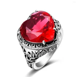 Klusterringar mode kvinnor fest cocktail vintage ihålig 925 sterling silver skapade ruby ​​hjärtsten cz lady love bröllop finger