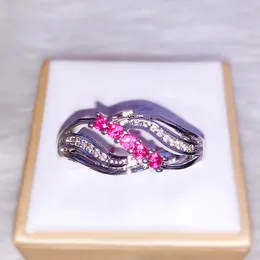 Bröllopsringar Lororana Faktisk filmning av lyx och fashionabla Red Corundum Zircon Ring Band Promise Engagement for Women