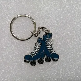 Nyckelringar 20 Piecesslot Ny zinklegering Roller Skatesformad nyckelring Metal Skate Keyrings J230222