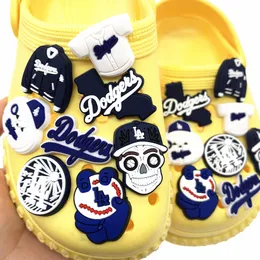 Baseball Series 30 50 100pcs buty Pvc Charms Garden Slippper Cute Burek Boys Party Prezenty Croc DIY Accessoires Szybka dostawa