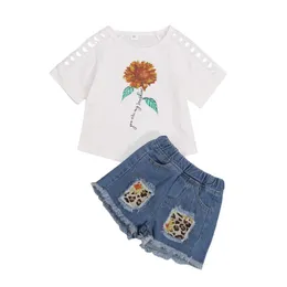 Conjuntos de roupas 2023 meninas de roupas casuais de duas peças conjuntos de mangas curtas estampadas de padrão floral e shorts elásticos da cintura crianças