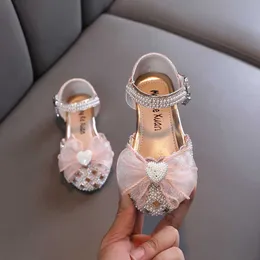 Sandalen AINYFU Mädchen Spitze Bogen Leder Sandalen Kinder Perle Prinzessin Sandalen Kinder Süße Strass Baby Weiche Untere Schuhe Größe 21-36 R230220