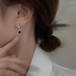Kolczyki obręcze Proste czarny biały nieregularny wielościan wisiorek mały 2023 r. Dla kobiety mody Koreańska biżuteria