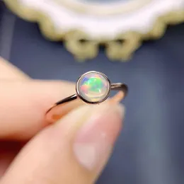 Pierścienie klastra 925 Pierścień srebrnego opalowego Runda 5 mm naturalny kamień urodzeniowy dla kobiet delikatna biżuteria