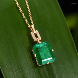 Colares pendentes Foydjew Gold Bated Simulation Emerald Zircon Feminino Acessórios para Jóias de Jóias de Color