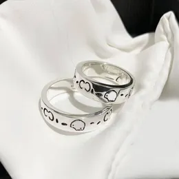 Svarta mönster spökvigselringar smycken designer för kvinnor engagemang multisize skalle storlek 7 8 9 silver färg fashionabla lyxtillbehör herrringar E23