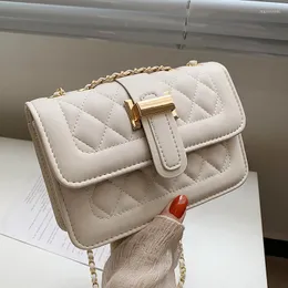 Bolsas de noite Trend Lattice Bolsa de ombro pequena feminina Couro de luxo a tiracolo para mulheres 2023 Bolsas mensageiro com corrente de grife