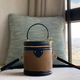 Motkvalitetsdesigner Bucket Bag Luxury Crossbody Bag Handväska 15 cm äkta läderläppstiftpåse Hög imitation axelväska med låda ZL136