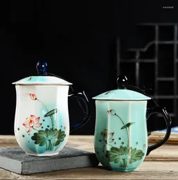 Tassen 1PCS 390ml Chinesischen Stil Tee Becher Mit Deckel Kit Porzellan Handgemalte Blumenmuster Drinkware Büro Master wasser Tasse