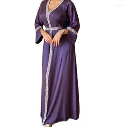 Etniska kläder eid satin abaya klänning jalabiya för kvinnor eleganta diamanter bälte v hals muslimska kaftan arabiska dubai kalkon morrocan blå
