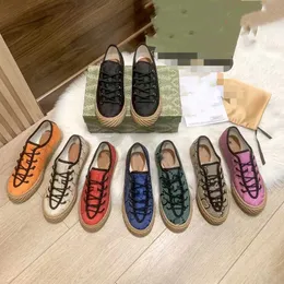 Scarpe di tela firmate Canva color cammello ed ebano Maxi sneakers naturali Suola in gomma Chiusura con lacci Design Scarpe causali piatte 04