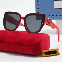 Kvinnliga spegelglasögon för mode solglasögon Lunette Designer Frame Letter Mens 2023 S Designer Solglasögon Un Sun