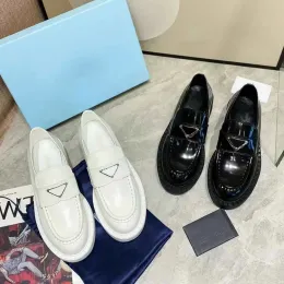 Kutu Prad Designer Kadın Ayakkabıları ile Çikolata Parlak Lokant Loafer Siyah Spor Ayakkabı Fırçalanmış Deri Moafer Monolit Plus Platform Spor Sabah Ow 1799