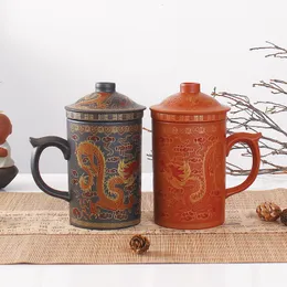 Muggar Traditionell kinesisk Dragon Purple Clay Tea med lock Silit Retro Handgjorda Yixing Cup Zisha Cup Gift Tumbler 230221